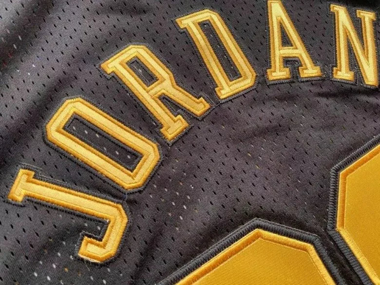 Regata Chicago Bulls Edição Preta e Dourada - 97/98 | Basquete